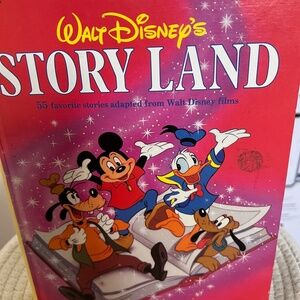 1987 storybook Walt Disney Story Land  55 favorite stories.